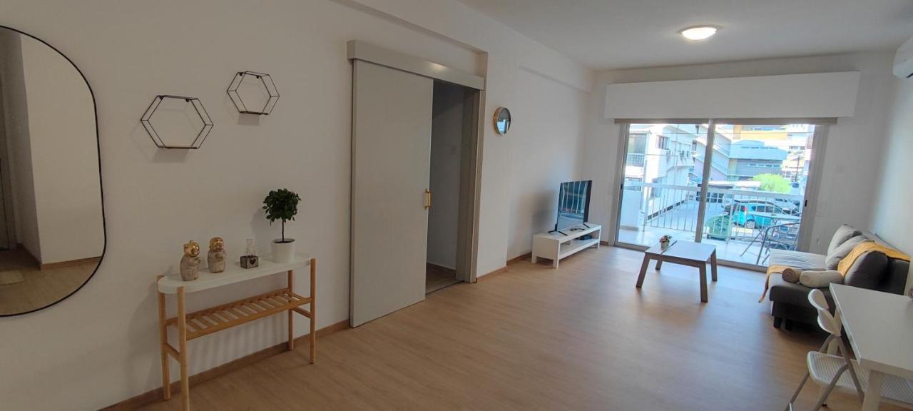 Mimosa Flat City Cente 2Bdr Nikosia Bagian luar foto